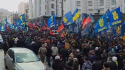 В Киеве прошло многотысячное шествие националистов