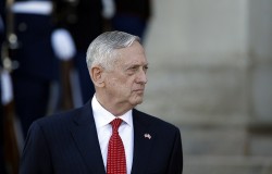 Мэттис заявил о продолжении диалога НАТО и России Мэттис заявил о продолжении диалога НАТО и России