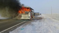 В Казахстане сгорел автобус: 52 погибших