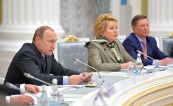 Владимир Путин потребовал безоговорочного исполнения майских указов