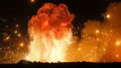 Спасатели локализовали пожар на складе боеприпасов под Винницей Спасатели локализовали пожар на складе боеприпасов под Винницей