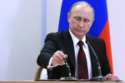 Путин уволил избравшихся в РАН высокопоставленных чиновников