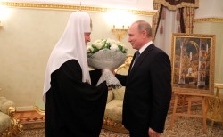 Путин поздравил Патриарха Кирилла с днём рождения