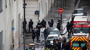 Мужчина изрезал прохожих у экс-редакции Charlie Hebdo в Париже