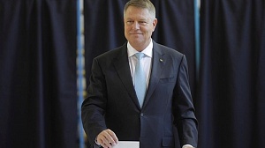 Президент Румынии Йоханнис лидирует в первом туре выборов