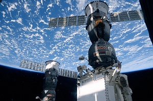 Американские астронавты впервые с 2000 года могут не попасть на МКС