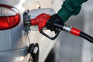 Две трети российских заправок не доливают топливо
