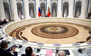 Путин: Россия «не свернет с суверенного курса»