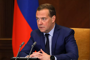 Медведев: Европа сошла с ума 