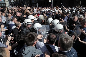 Белград сотрясают антиправительственные митинги