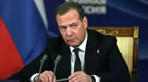 Медведев предрёк уменьшение Украины до «узкой полоски»