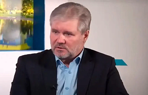 Максим Кузнецов: «Документальное кино надо смотреть, отключив телефон…» Максим Кузнецов: «Документальное кино надо смотреть, отключив телефон…»