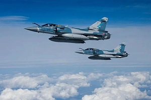 Макрон пообещал Киеву истребители Mirage 2000